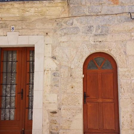 Mireval Appartement Chaleureux Dans Une Maison En Pierre מראה חיצוני תמונה